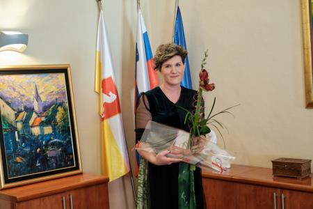 tina esih